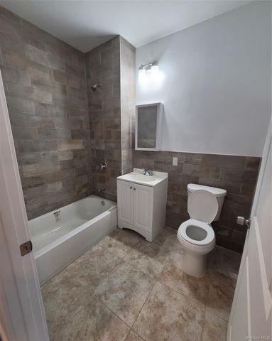 3550 Laconia Avenue, Bronx, NY 10469