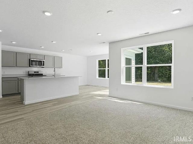 1461 Greencastle Drive, Warsaw, IN 46582