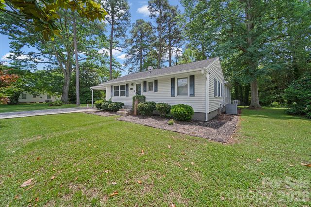 600 Mcadenville Road, Lowell, NC 28098