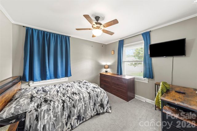 600 Mcadenville Road, Lowell, NC 28098