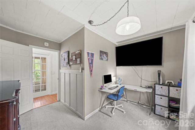 600 Mcadenville Road, Lowell, NC 28098