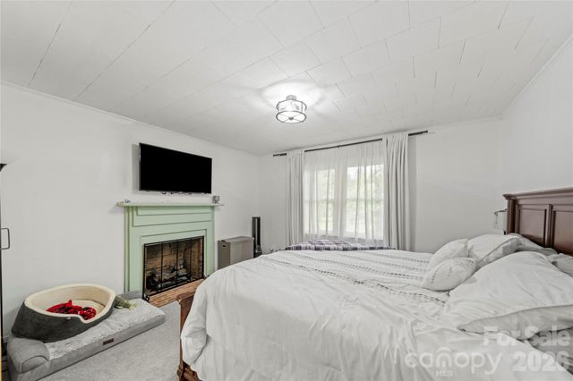 600 Mcadenville Road, Lowell, NC 28098