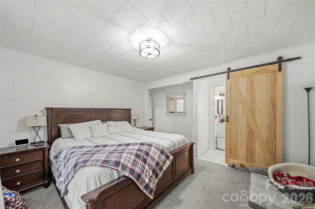 600 Mcadenville Road, Lowell, NC 28098
