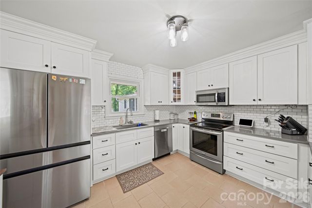 600 Mcadenville Road, Lowell, NC 28098
