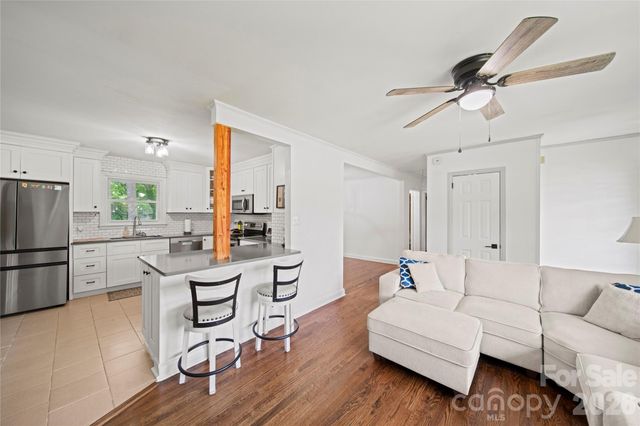 600 Mcadenville Road, Lowell, NC 28098