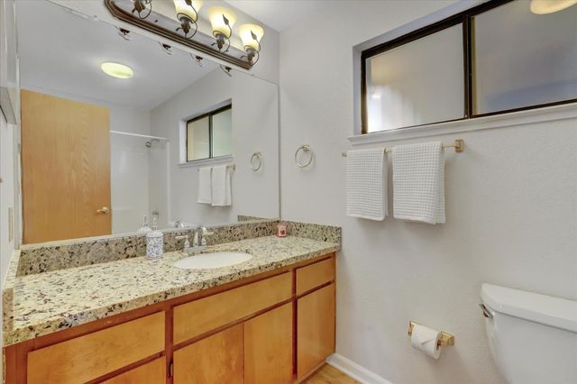 195 Cypress Hill Dr, Grass Valley, CA 95945