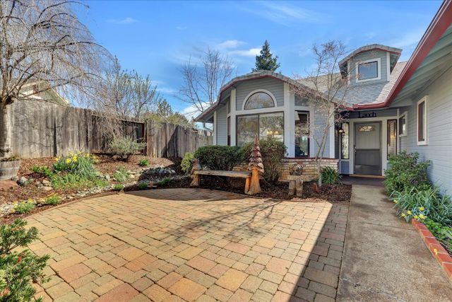 195 Cypress Hill Dr, Grass Valley, CA 95945