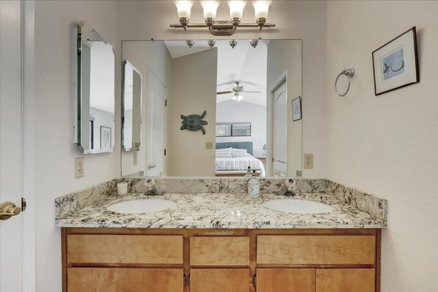 195 Cypress Hill Dr, Grass Valley, CA 95945