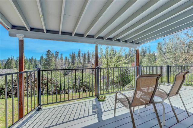 195 Cypress Hill Dr, Grass Valley, CA 95945