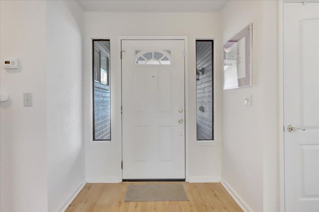 195 Cypress Hill Dr, Grass Valley, CA 95945