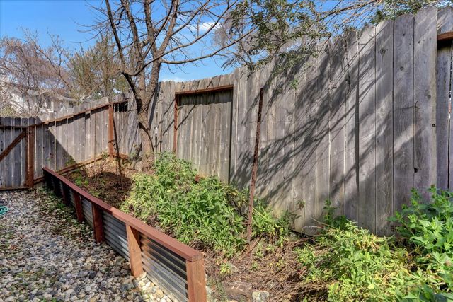 195 Cypress Hill Dr, Grass Valley, CA 95945