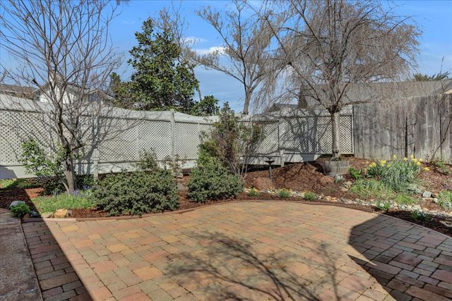 195 Cypress Hill Dr, Grass Valley, CA 95945