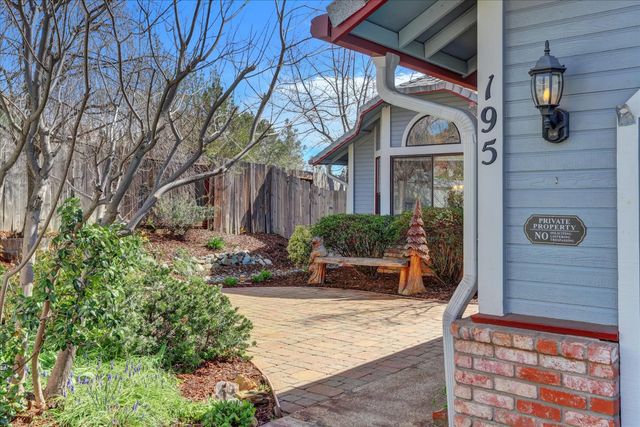 195 Cypress Hill Dr, Grass Valley, CA 95945