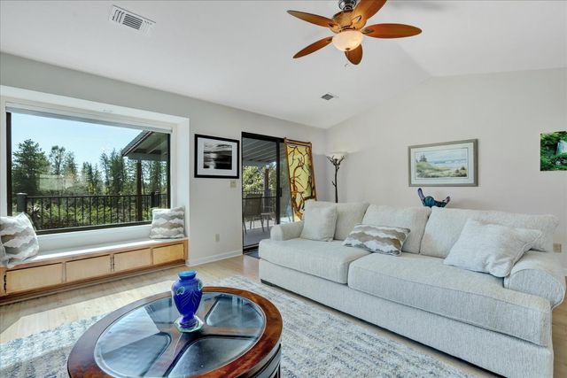 195 Cypress Hill Dr, Grass Valley, CA 95945