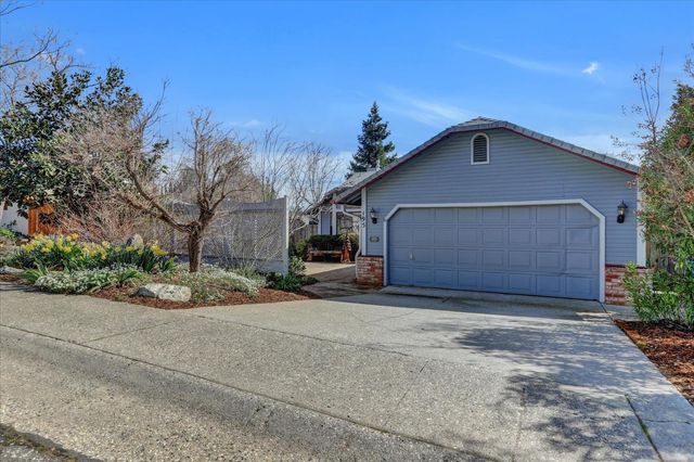 195 Cypress Hill Dr, Grass Valley, CA 95945