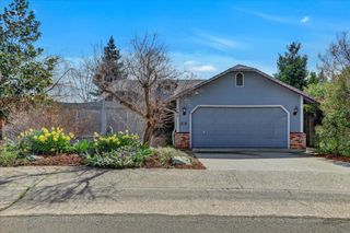 195 Cypress Hill Dr, Grass Valley, CA 95945