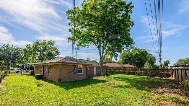 9109 Lugary Drive, Houston, TX 77074