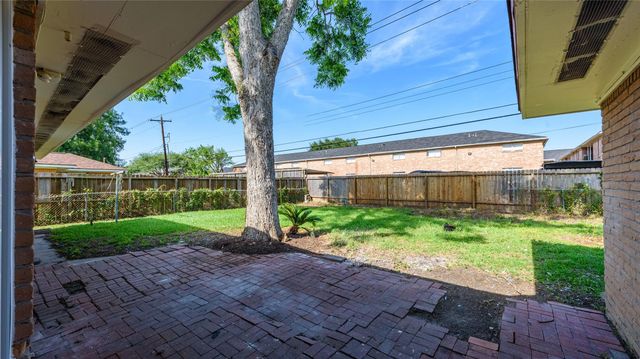 9109 Lugary Drive, Houston, TX 77074
