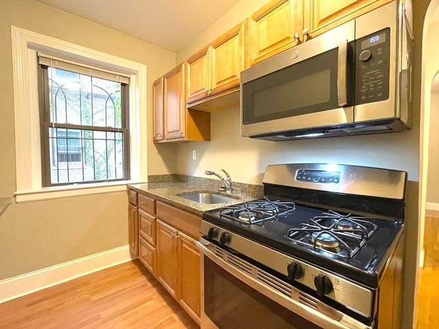 660 Huntington Avenue 17, Boston, MA 02115