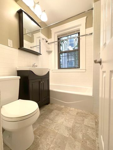 660 Huntington Avenue 17, Boston, MA 02115