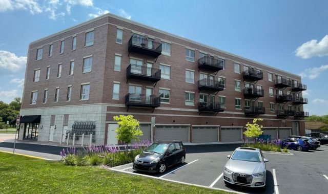 555 Roger Williams Avenue 401, Highland Park, IL 60035