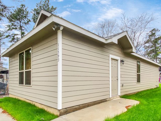 11593 Persimmon Street, Willis, TX 77318