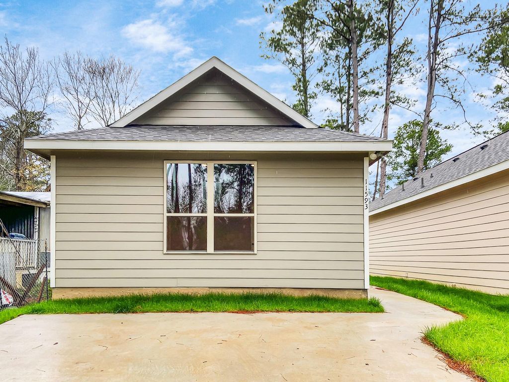 11593 Persimmon Street, Willis, TX 77318