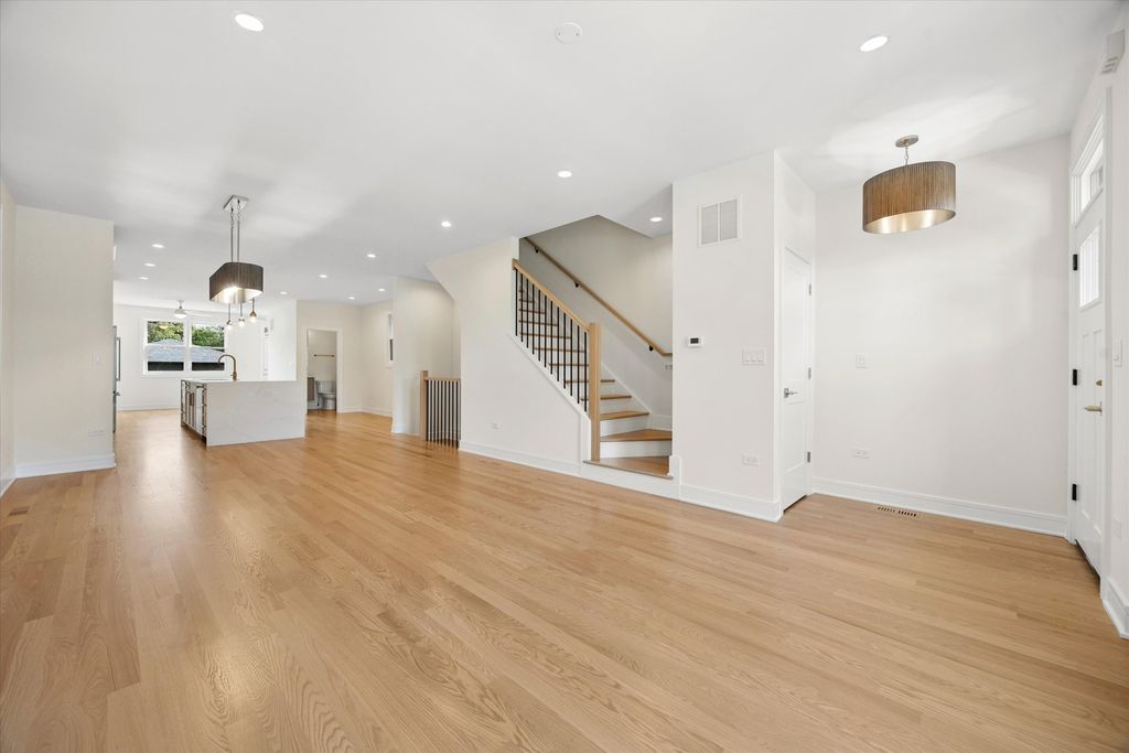 3319 S PRAIRIE Avenue, Chicago, IL 60616 — photo 3