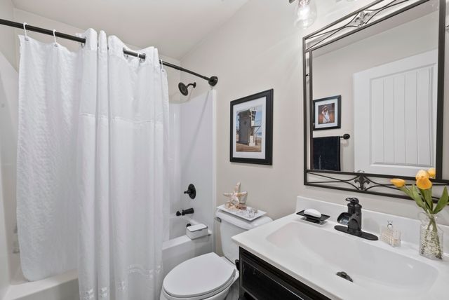 105 Grayson Ln, White House, TN 37188