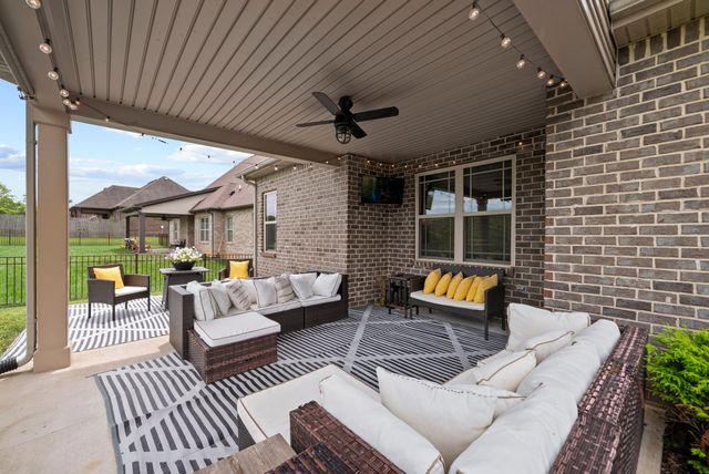 105 Grayson Ln, White House, TN 37188