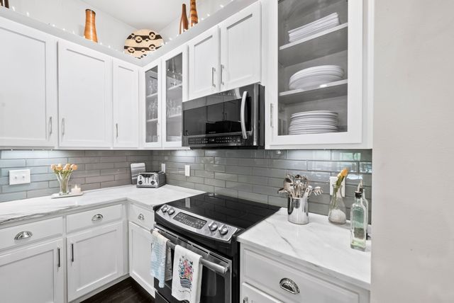 105 Grayson Ln, White House, TN 37188