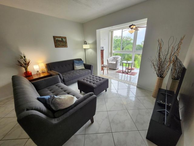 2300 NE 1st Lane 309, Boynton Beach, FL 33435