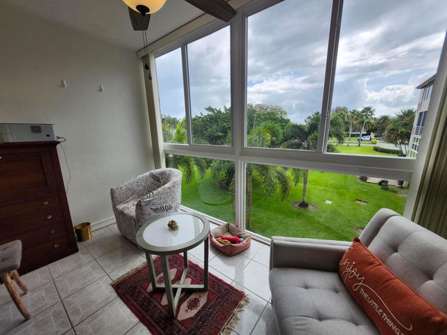 2300 NE 1st Lane 309, Boynton Beach, FL 33435