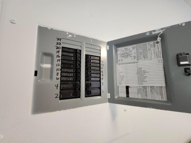 2300 NE 1st Lane 309, Boynton Beach, FL 33435