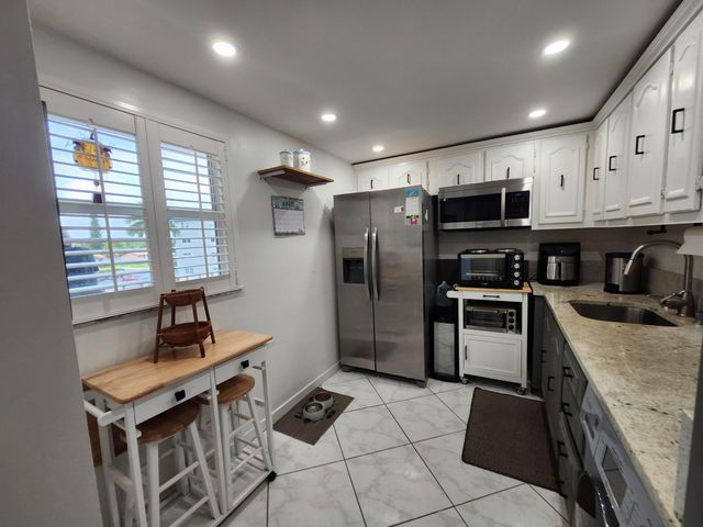 2300 NE 1st Lane 309, Boynton Beach, FL 33435