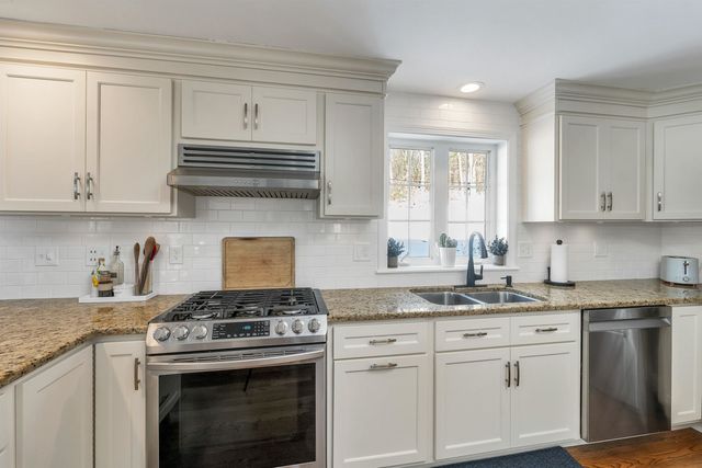 46 Goodhue Road, Derry, NH 03038