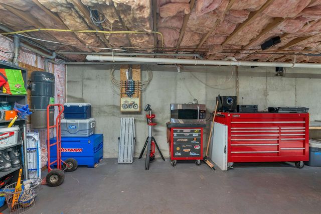 46 Goodhue Road, Derry, NH 03038