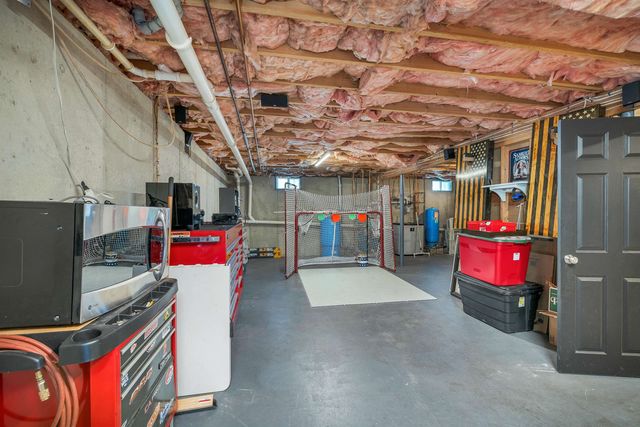 46 Goodhue Road, Derry, NH 03038