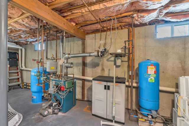 46 Goodhue Road, Derry, NH 03038