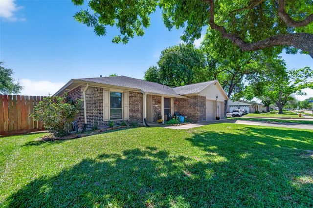 1110 Brookhollow Drive, Deer Park, TX 77536