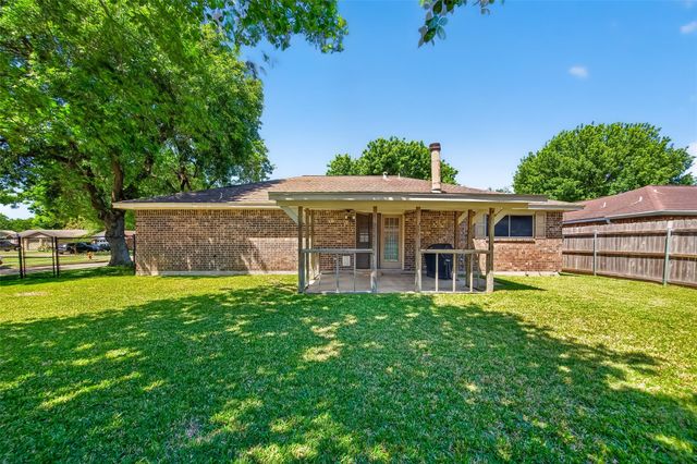 1110 Brookhollow Drive, Deer Park, TX 77536