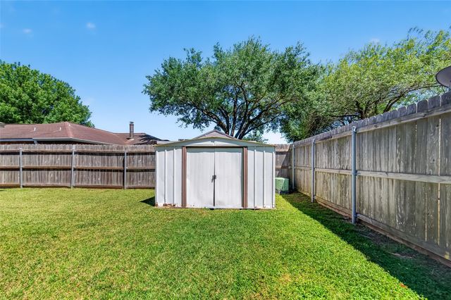 1110 Brookhollow Drive, Deer Park, TX 77536