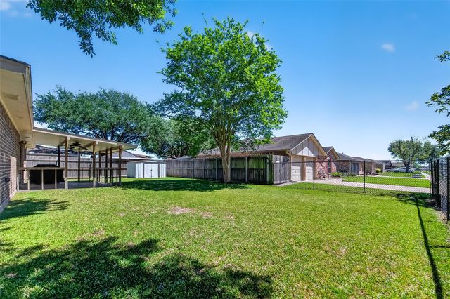 1110 Brookhollow Drive, Deer Park, TX 77536