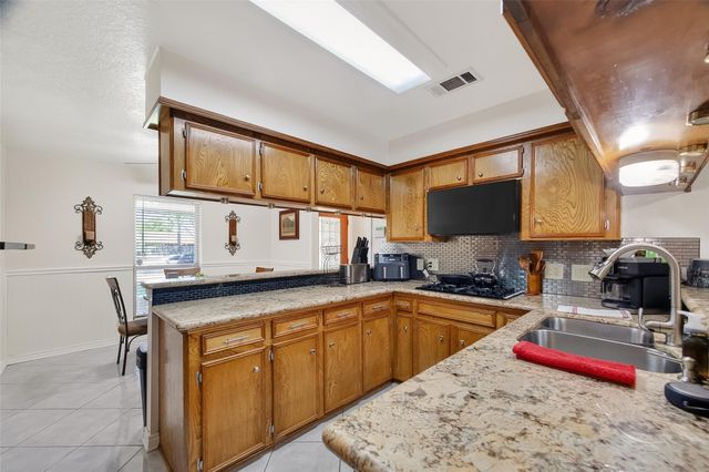 1110 Brookhollow Drive, Deer Park, TX 77536