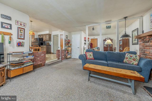 31 SILVER BIRCH RD, Blackwood, NJ 08012