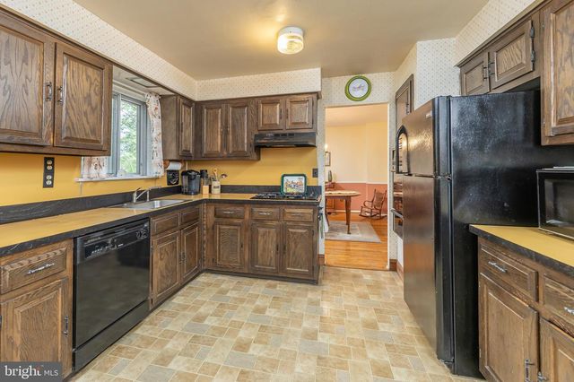 31 SILVER BIRCH RD, Blackwood, NJ 08012