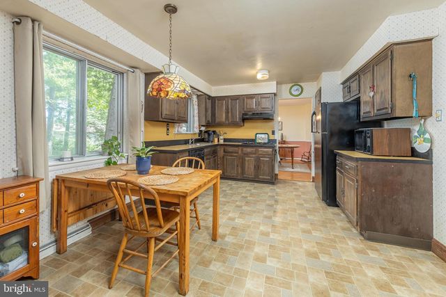 31 SILVER BIRCH RD, Blackwood, NJ 08012
