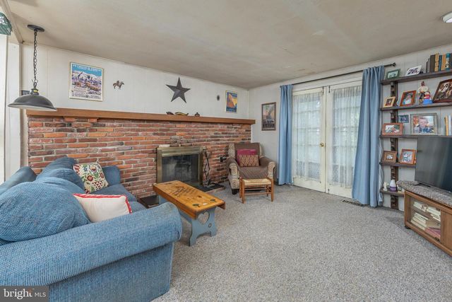31 SILVER BIRCH RD, Blackwood, NJ 08012