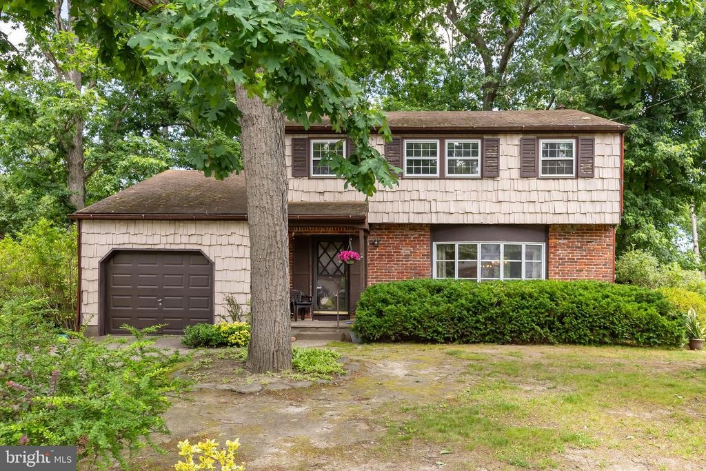 31 SILVER BIRCH RD, Blackwood, NJ 08012