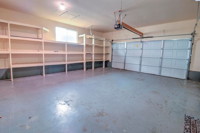 2135 Blue Jay Ln, West Richland, WA 99353